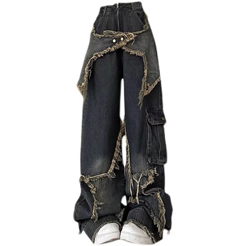 Street Fashion Trend 2025 - Spodnie dżinsowe w stylu chic gothic
