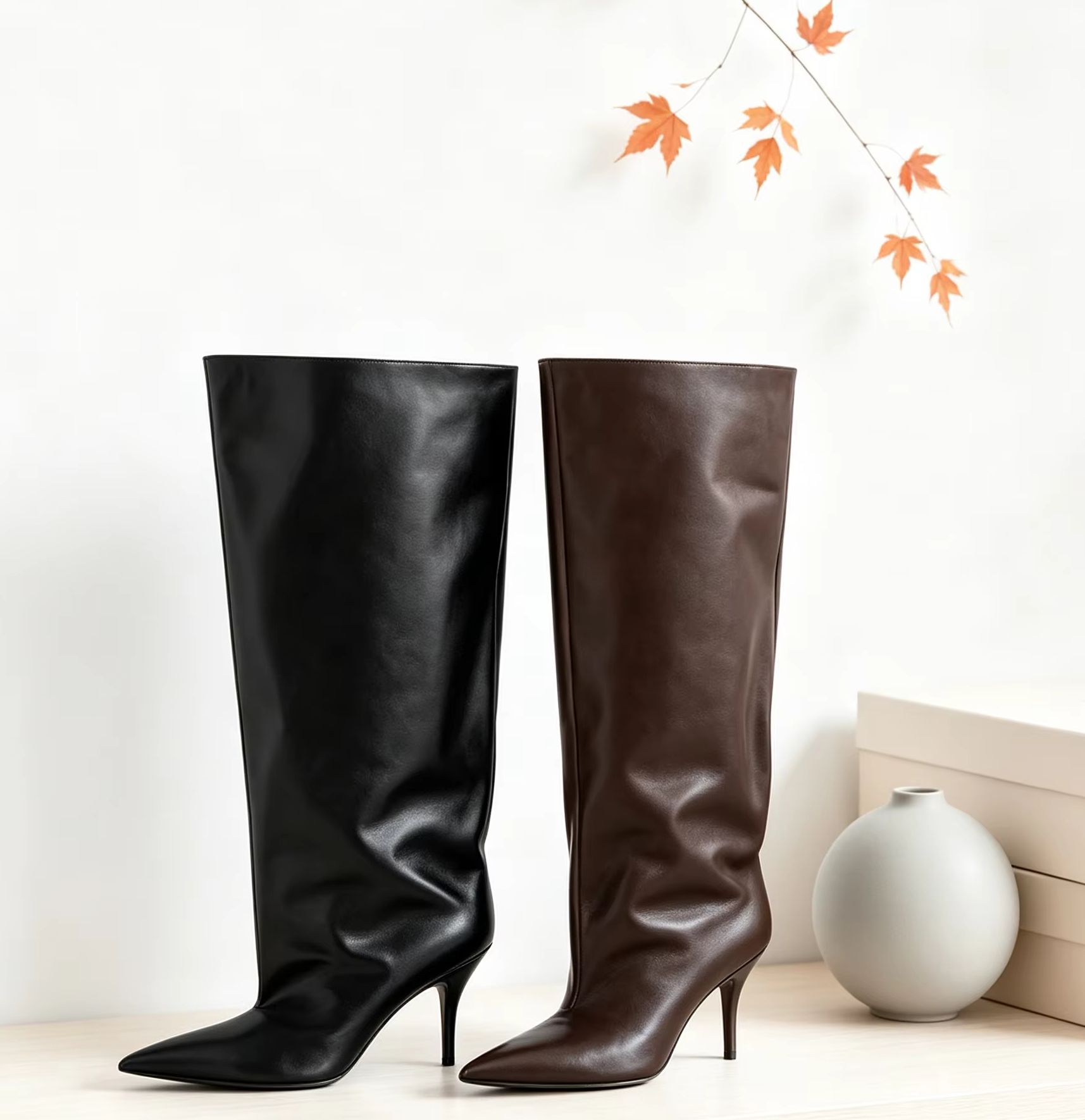 Street Fashion Winter - Wysokie kozaki z szerokim mankietem, szpiczastym