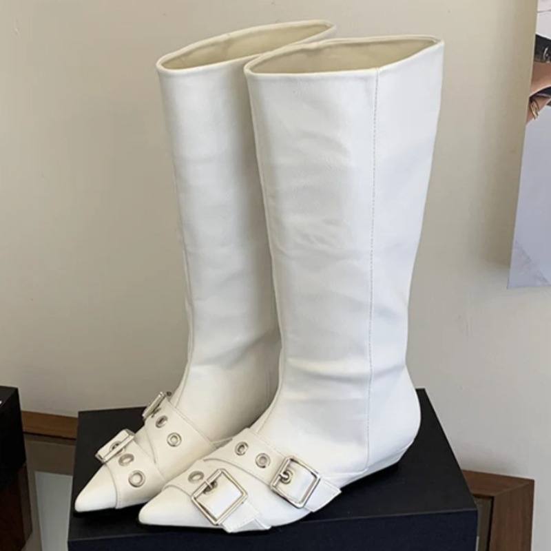 Unikalne metalowe zdobienia na – Street Fashion Winter recenzja i cena
