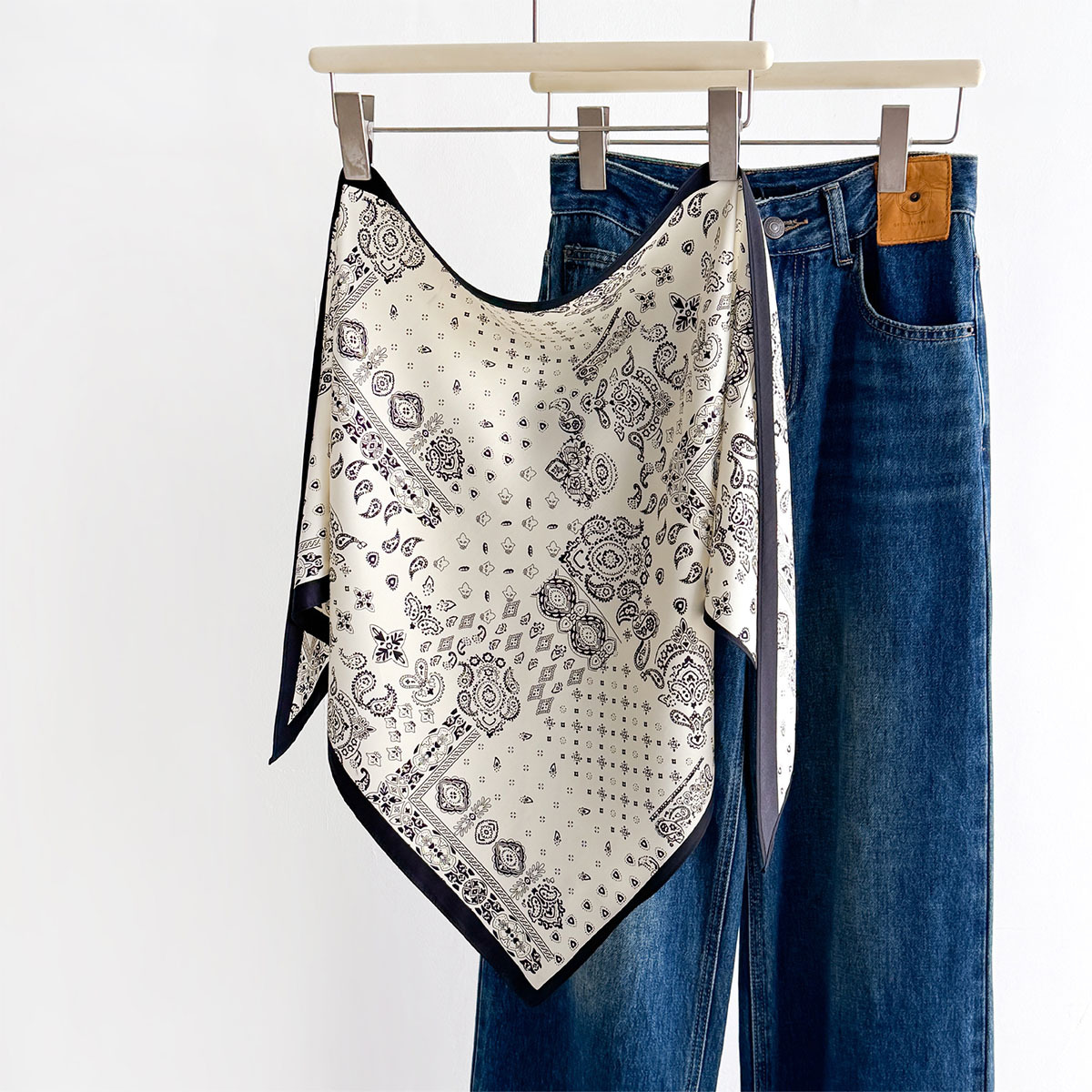Gładka, jedwabista trójkątna b – Bandana Multi Way recenzja i cena