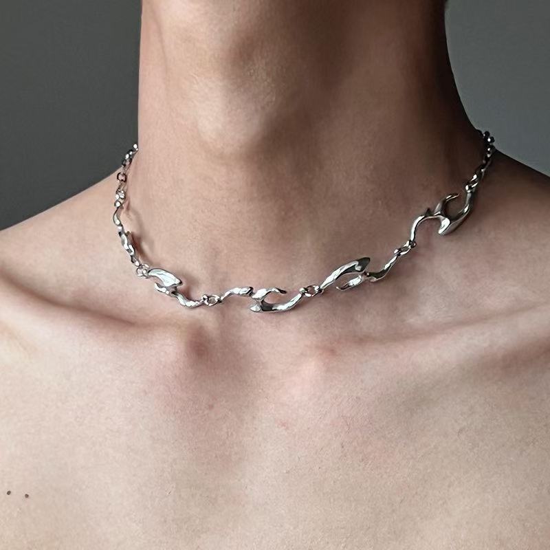 Nieregularny kształt metalowy  – Street Fashion Trend 2025 recenzja i cena