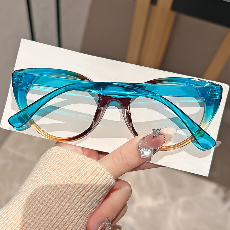 Modne i retro małe okulary koc – Street Fashion Photography recenzja i cena