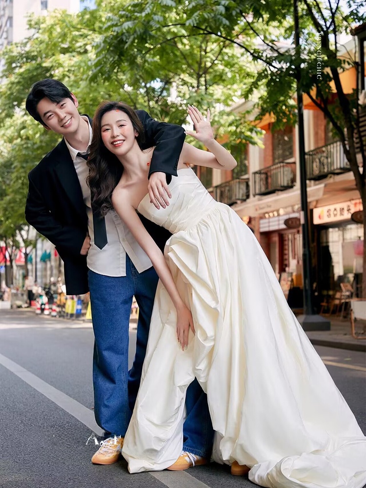 Modne koreańskie dżinsowe stro – Street Fashion Photography recenzja i cena