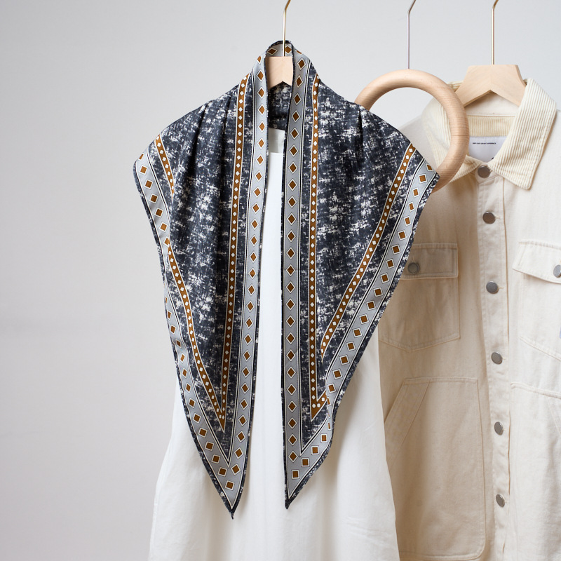Dżinsowy Niebieski Trójkątny S – Bandana Multi Way recenzja i cena